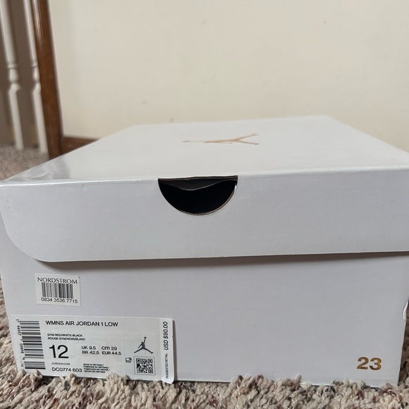 AIR JORDAN 1 LOW - Picture 7 of 8